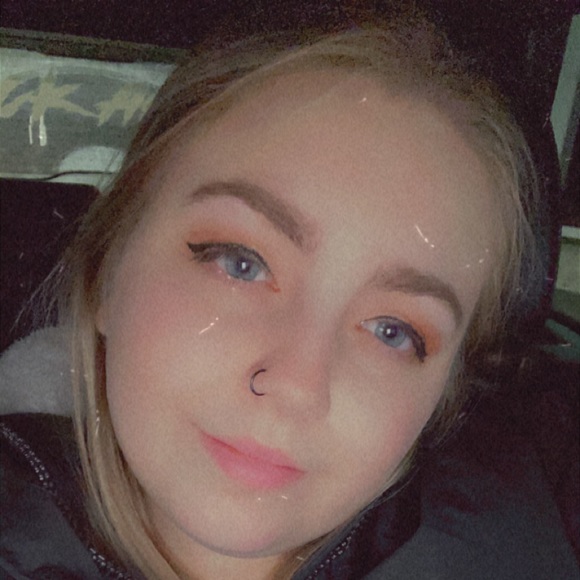 Meet your Posher, Paige - Picture 1 of 1